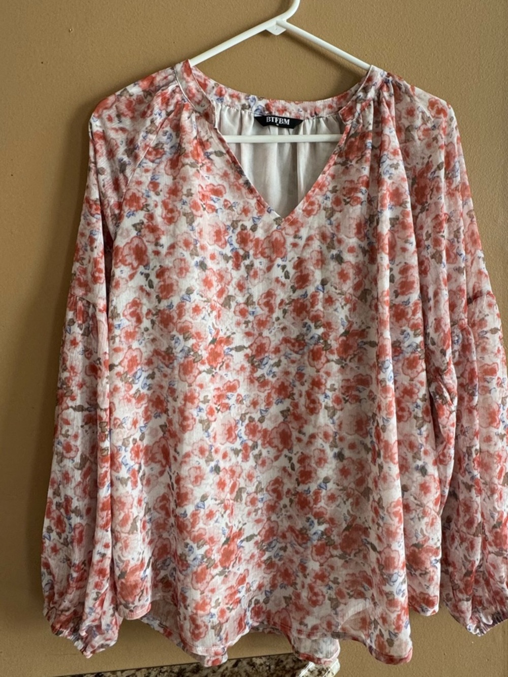 BTFBM Floral V-Neck Long Sleeve Blouse in Coral and Cream, Size M.